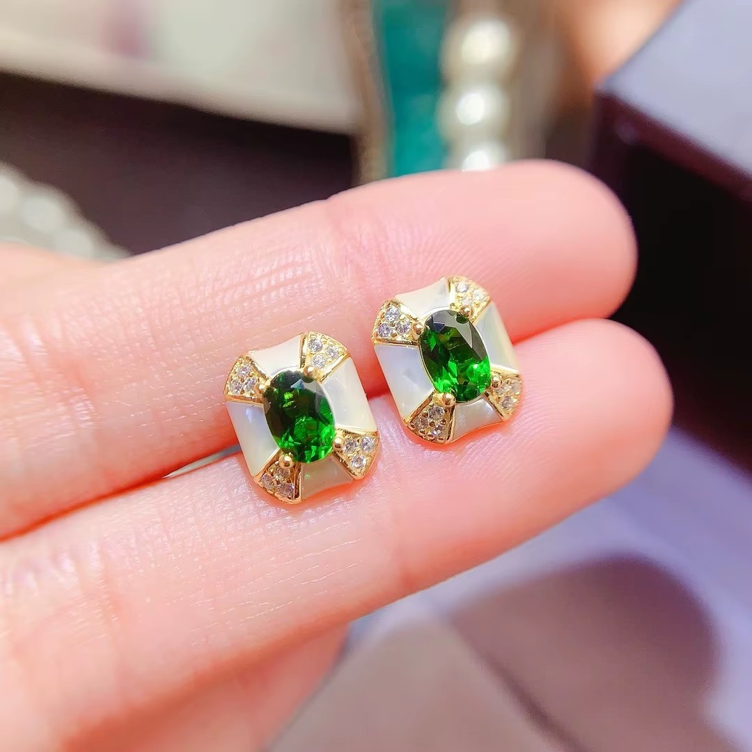 Al Ain Jewelry & Watches Exhibition 2025 - Boucles d'oreilles en diopside naturel pour
