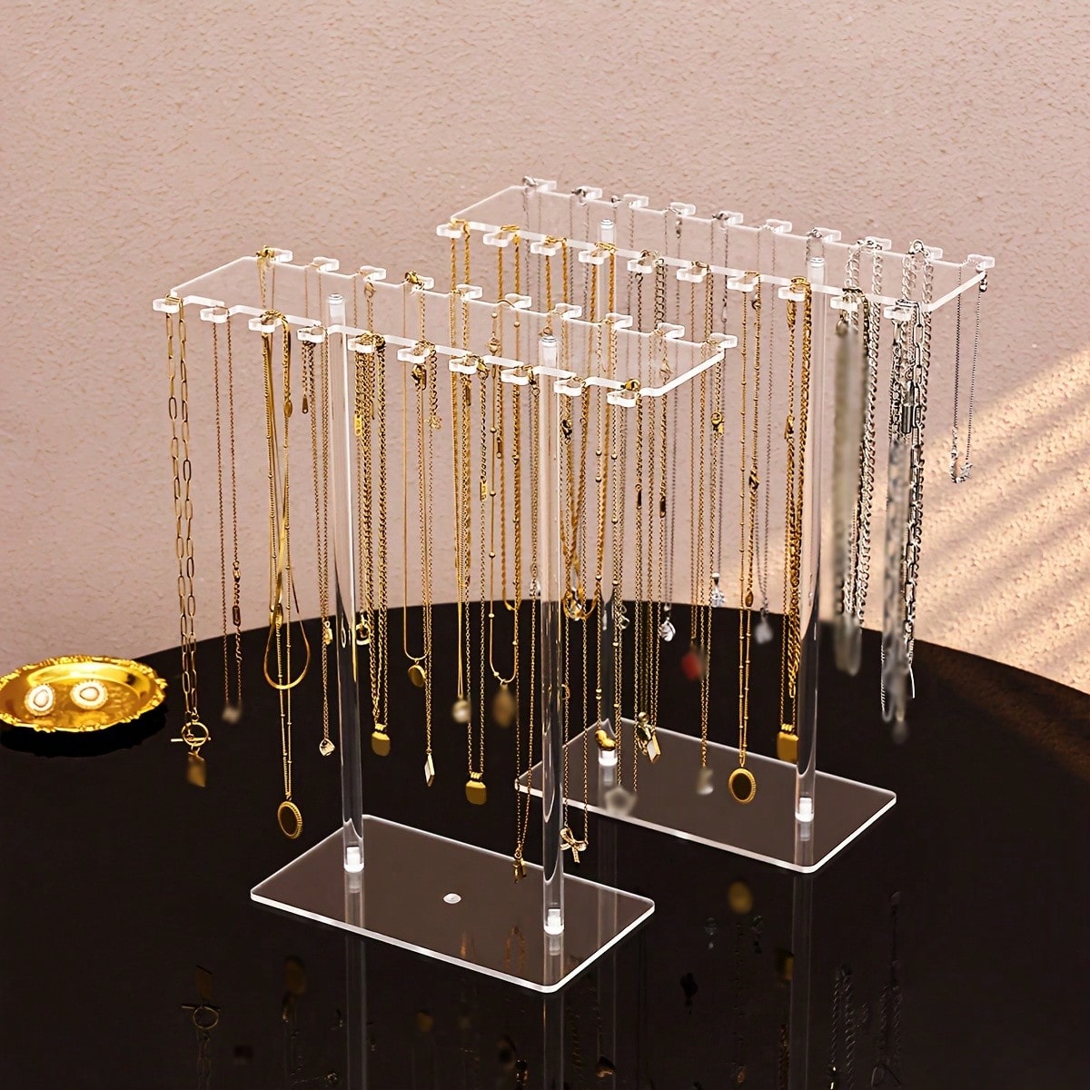 1 support à colliers en acryli - Al Ain Jewelry & Watches Exhibition 2025 avis et prix